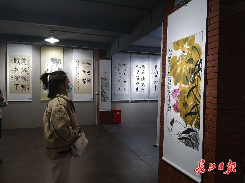 书画作品挂满展厅,红巷书画艺术展开幕了